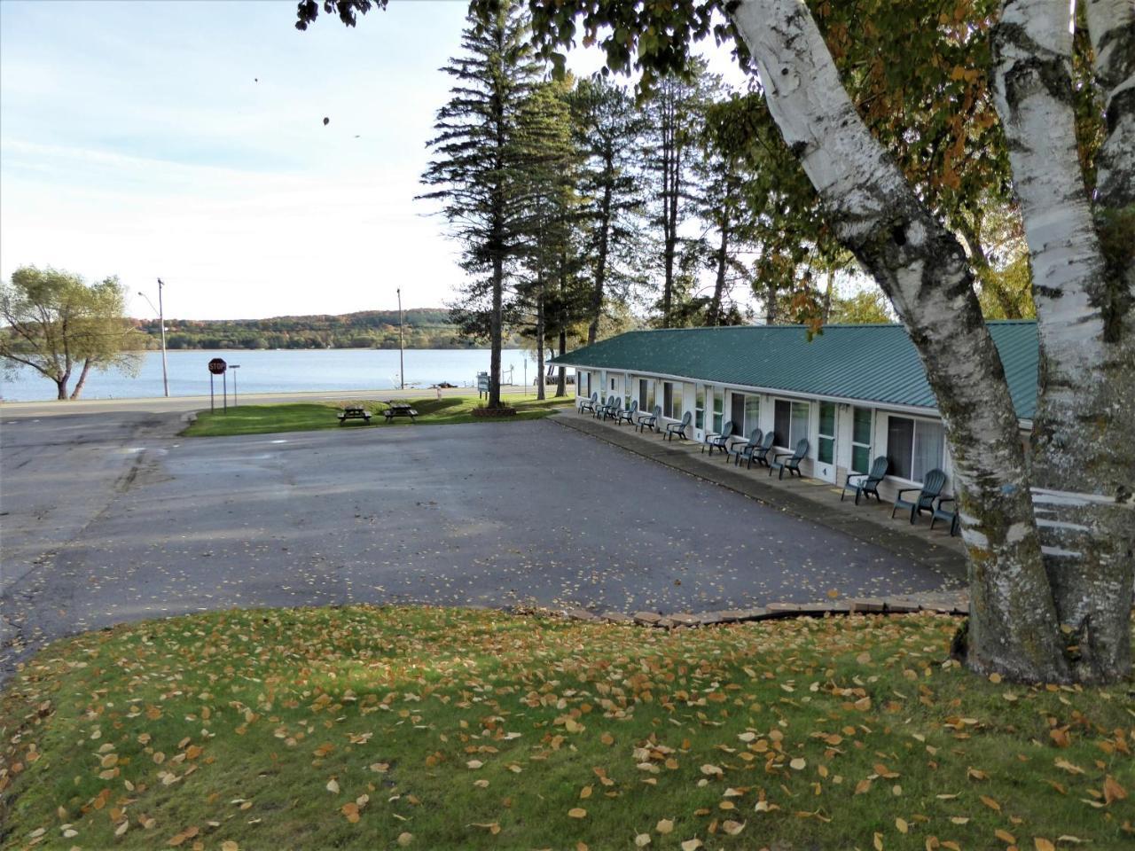 Motel South Arm Retreats East Jordan Exterior foto